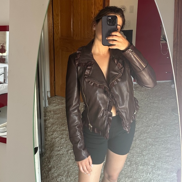 Burgundy leather jacket - Picture 1 of 3